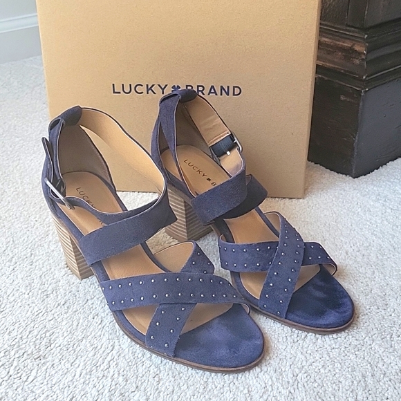 Lucky Brand Stacked Heel Strappy Suede Sandals - Picture 3 of 11